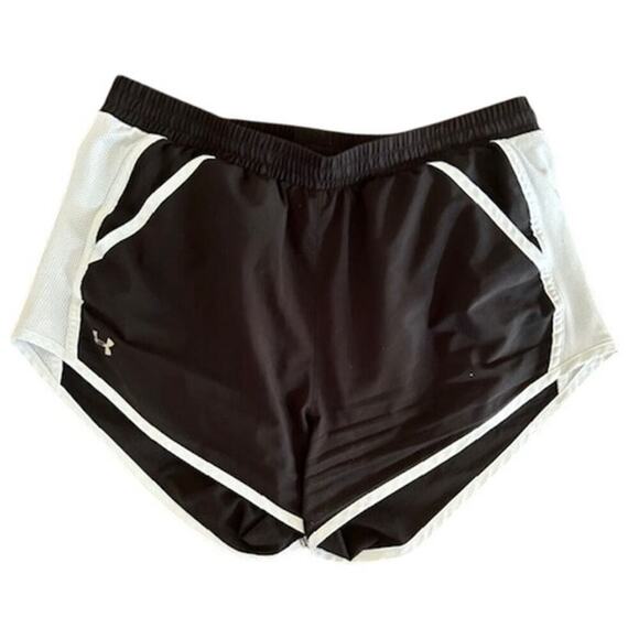 Under Armour HeatGear Bundle – Women’s Size Small – 2 Shorts + 1 Long Sleeve Top - Picture 4 of 7